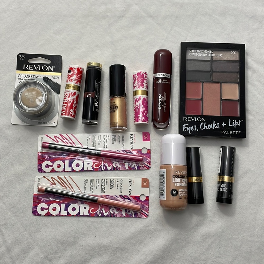 Huge Sale 🎉🎉🎉  12 - Pack Value Bundle  Revlon Best value for money. BNIB